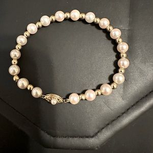 Beautiful Cultured Pearl Bracelet